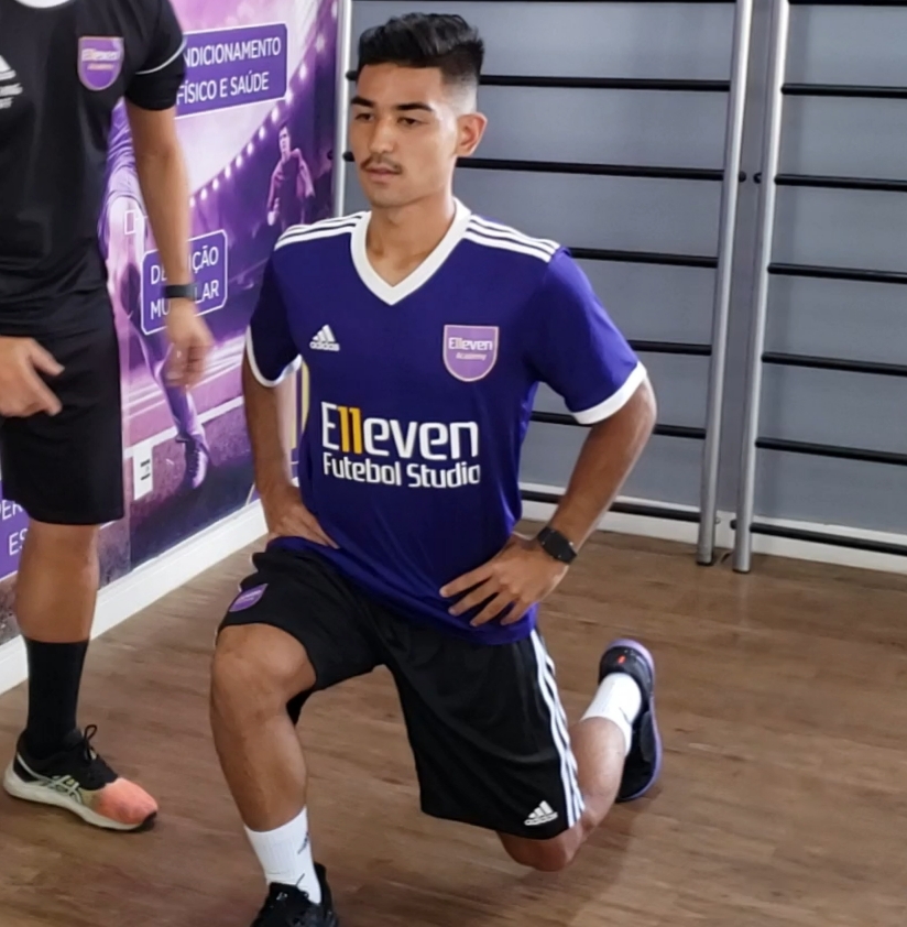 Fabrício Oya, revelado na base do Corinthians, em treinamento da Elleven Futebol Studio