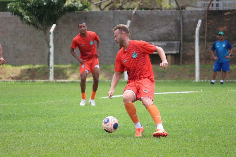 Mantido para Série B, atacante celebra acordo com o Guarani: ‘Em busca dos objetivos’