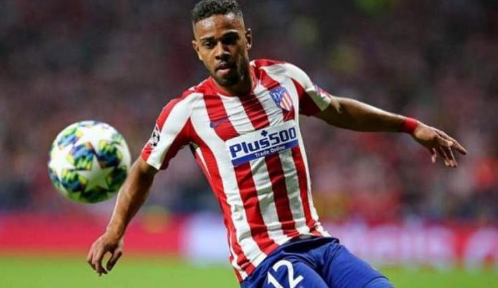 Recuperado da covid-19, lateral da Seleção volta aos treinos no Atlético de Madrid