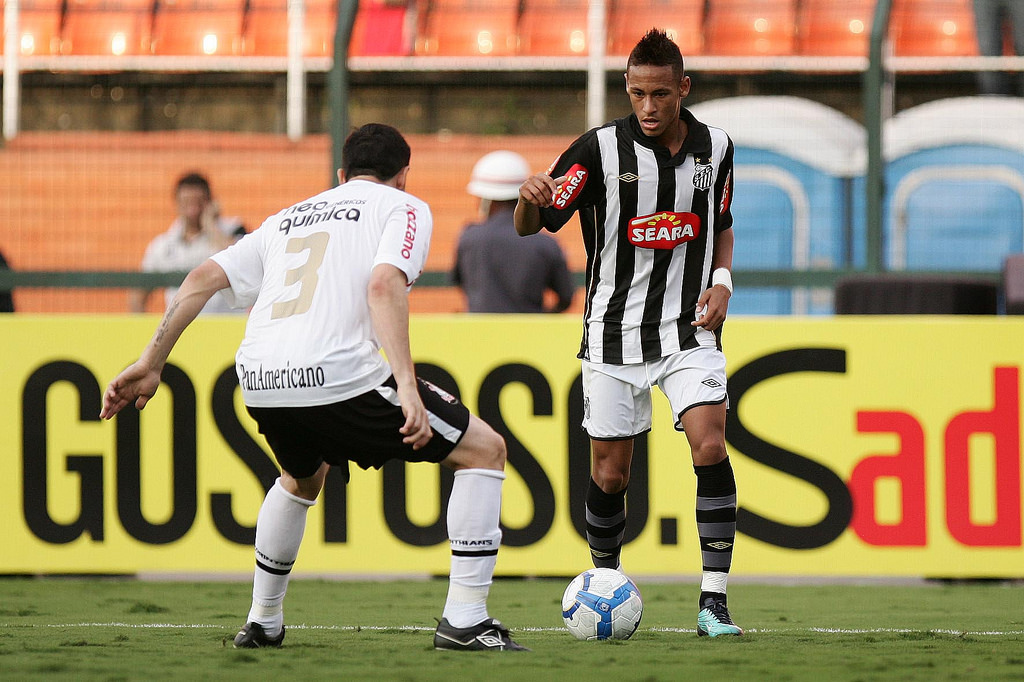 Futuros campeões da América, há 9 anos Santos vencia o Corinthians