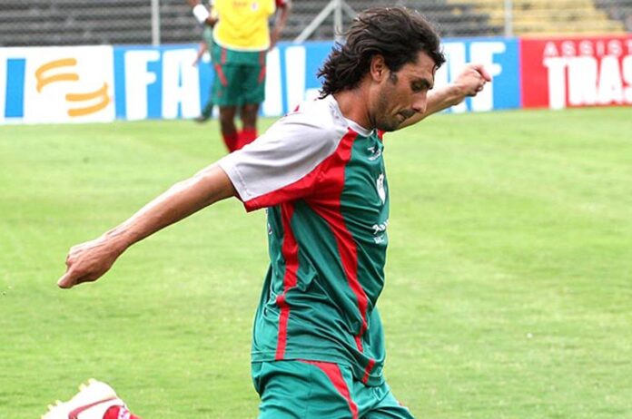 Ex-lateral revela que alguns jogadores derrubaram Mário Sérgio na Portuguesa em 2009