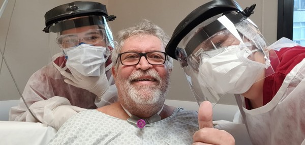 Após 52 dias internado, ex-médico do Vasco inicia recuperação contra coronavírus
