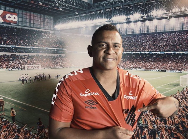 De volta ao Athletico, Walter revela que pensava em desistir da carreira