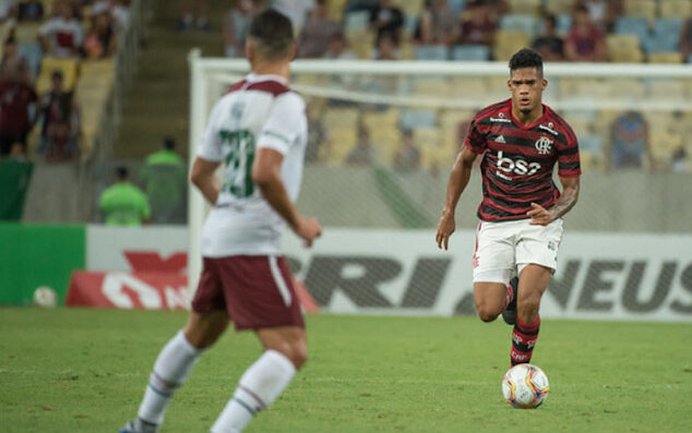 Gigante brasileiro deve emprestar zagueiro para o Apoel, do Chipre