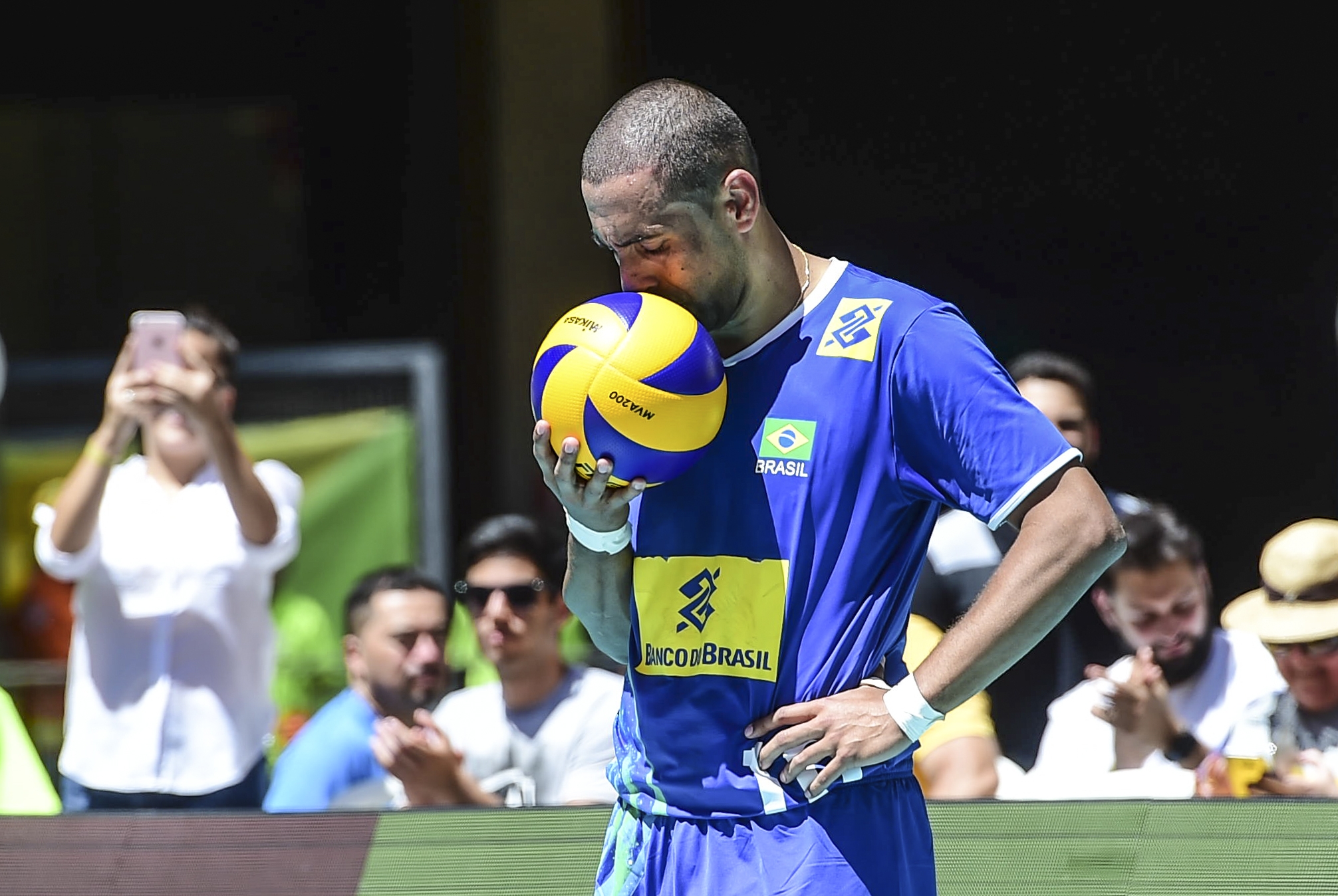 Bicampeão olímpico, Serginho se aposenta do vôlei aos 44 anos