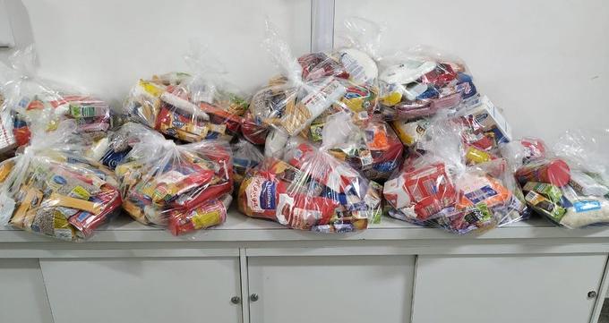 Corinthians entrega cestas básicas para 60 famílias de atletas da base