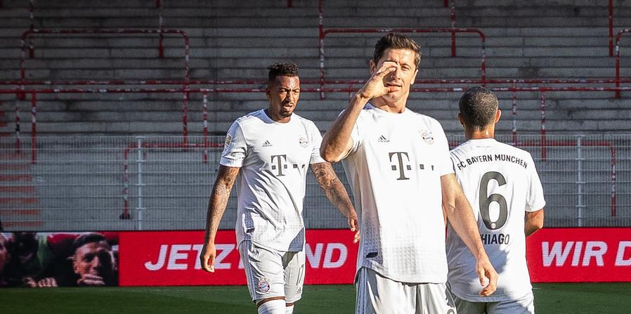 ALEMÃO: Lewandowski e Pavard marcam e garantem vantagem para o líder Bayern