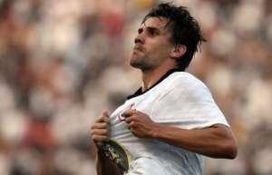 Ex-zagueiro diz ser alvo de 'sacanagem' por ação contra o Corinthians