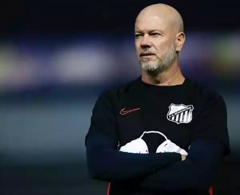 Treinador com forte elo com o futebol paulista completa 51 anos