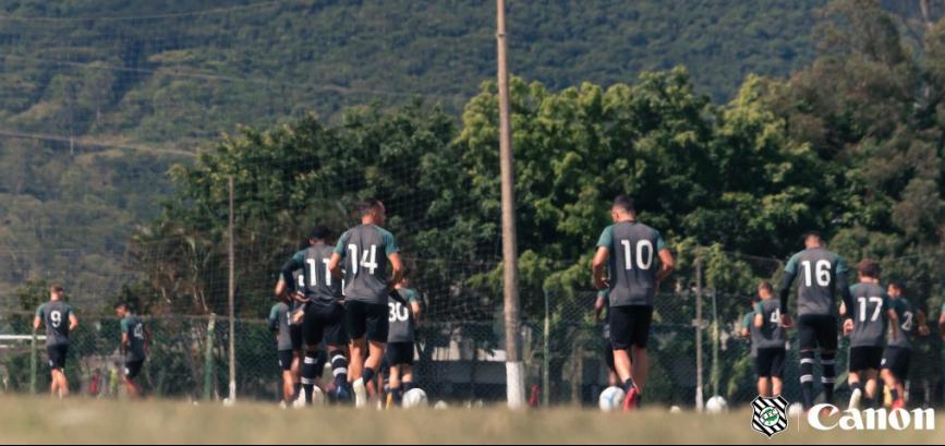 Clube da Série B volta aos treinos com grupos de até sete jogadores