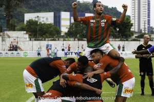 Dirigente da Portuguesa Santista admite usar a base no retorno da Série A2