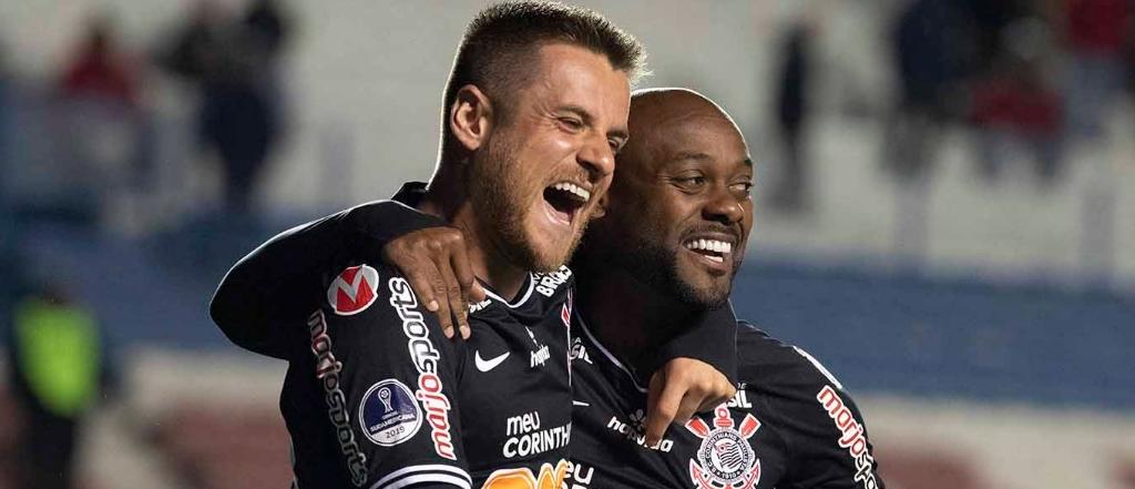 Ramiro muda de cidade para proteger a família e voltar recuperado ao Corinthians