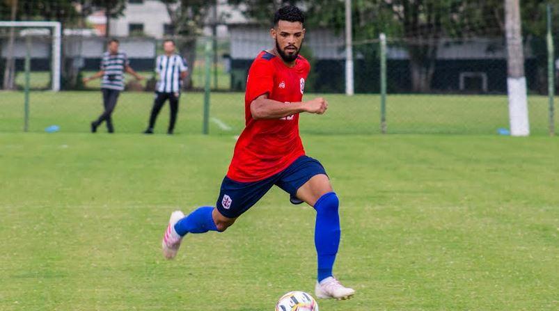 Ex-lateral da Ponte Preta renova com clube do Campeonato Catarinense