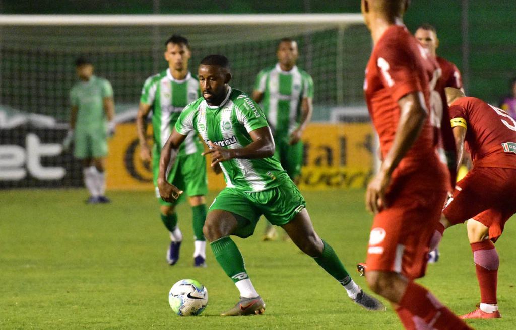 Time da Série B anuncia redução salarial de 50% e de 40% dos direitos de imagem