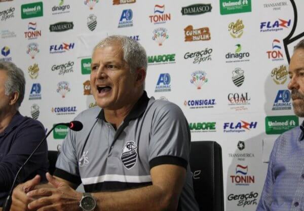 Em alta, técnico comenta possível renovação com time do Paulista A3