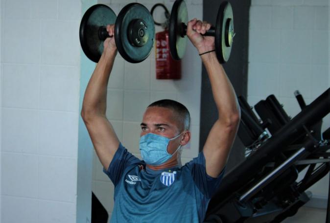 Clube da Série B volta a treinar na academia respeitando protocolo contra a Covid-19