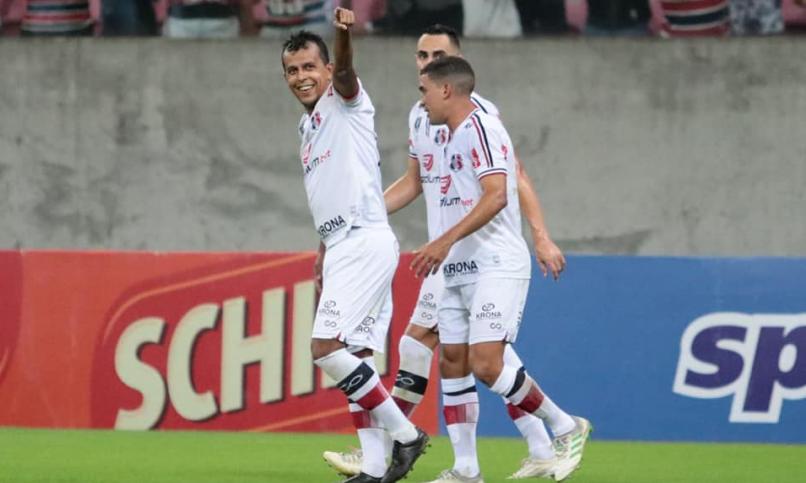 Didira: “Estou vivendo um momento muito especial com a camisa do Santa Cruz”