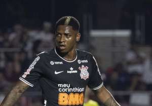 Diretor nega que Corinthians pode perder atacante recém-chegado para o Benfica