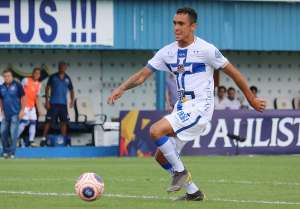 Em busca do camisa 10, Guarani monitora meio-campista do Água Santa