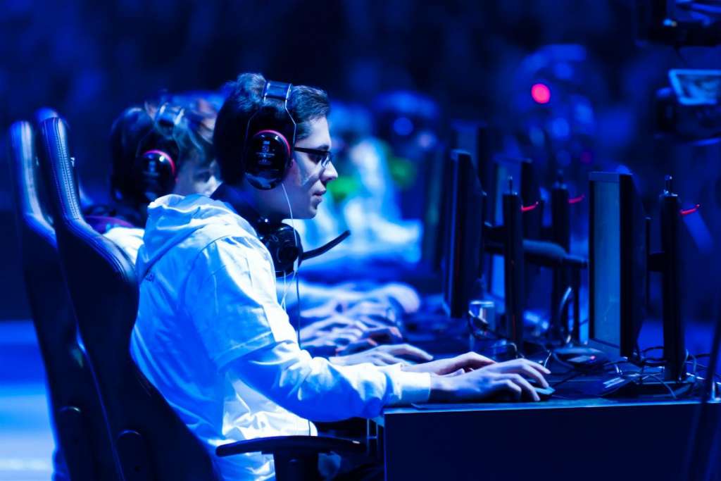 Especialistas explicam como se faz para se tornar jogador de eSports