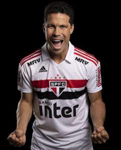 Veterano do São Paulo fala em encerrar a carreira aos 40 anos