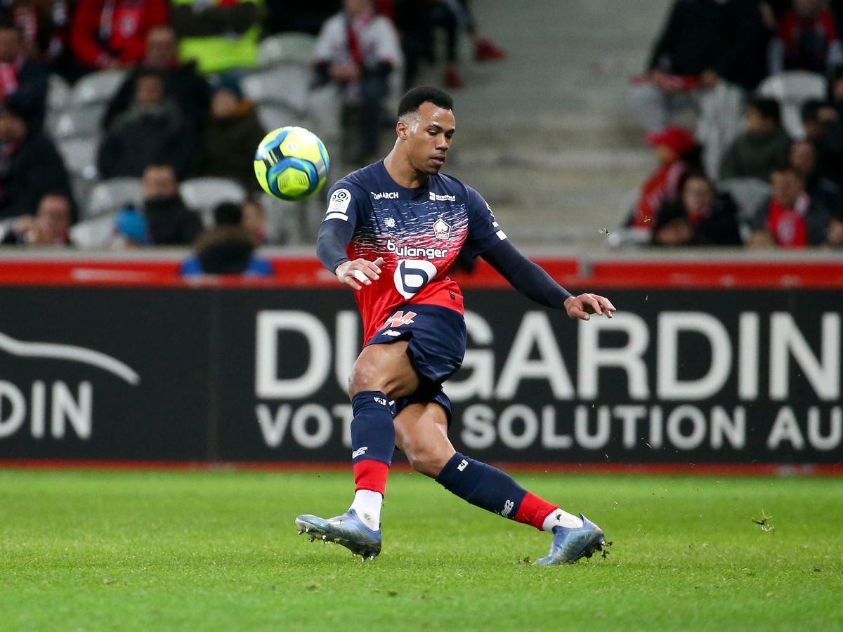 Napoli entra na briga com Real Madrid por zagueiro brasileiro do Lille