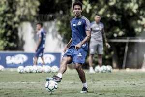 Depois de ser alvo do Atlético-MG, zagueiro deve deixar time do Brasileirão em breve