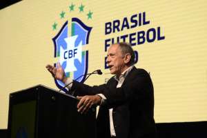 Apesar do aumento de casos, dirigente da CBF diz que futebol pode voltar em junho
