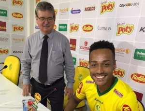 Atacante ex-Fortaleza assina renovação com time paulista da Série D