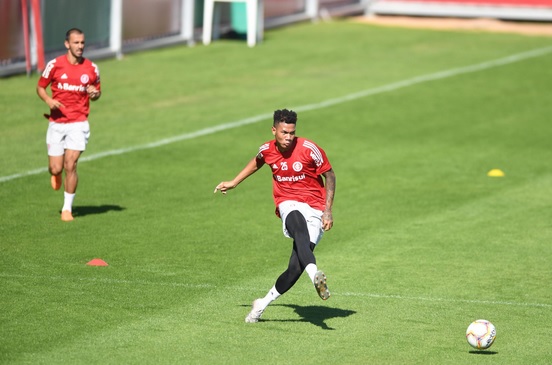 Gaúcho: Treinador aprimora parte técnica dos jogadores do Internacional