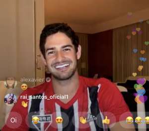 'Precisamos ter paciência', diz atacante do São Paulo em lançamento de camisa nova