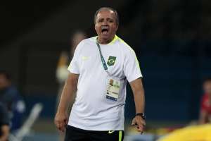 Rivais em campo, clubes se unem em solidariedade a ex-técnico da seleção