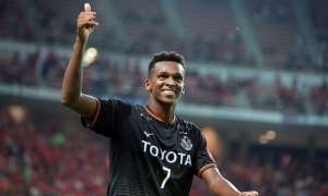 Ídolo encaminha rescisão com clube japonês, mas pode deixar Corinthians 