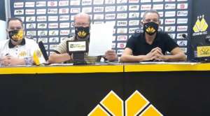 De saída, presidente de clube catarinense confirma dívida, mas quer acesso na Série C