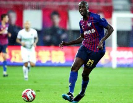 Edmundo critica candidato à presidência do Vasco em ‘caso Yaya Touré’