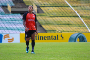 Lateral ex-Bragantino deixa time da Série D e engrossa saídas durante a pandemia