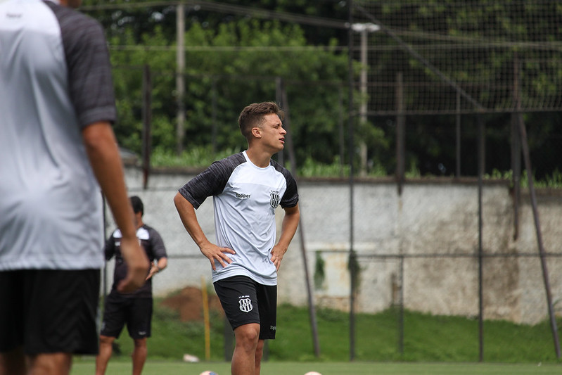 Com renovação de Saraiva incerta, Brigatti faz alerta para Ponte: ‘Conto com ele’