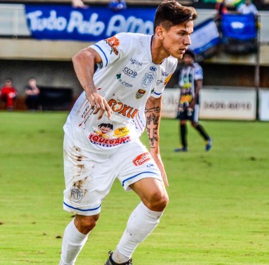 Atacante do Monte Azul visa vaga no ataque após saída de artilheiro