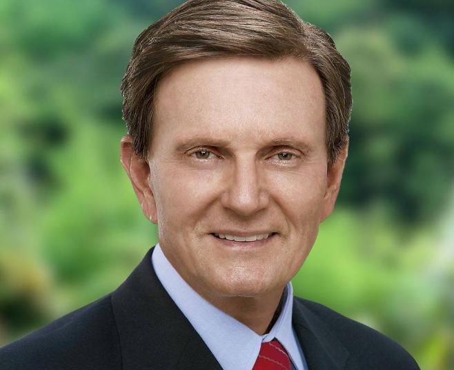 Crivella agradece clubes e diz que volta do Carioca em junho dependerá das curvas