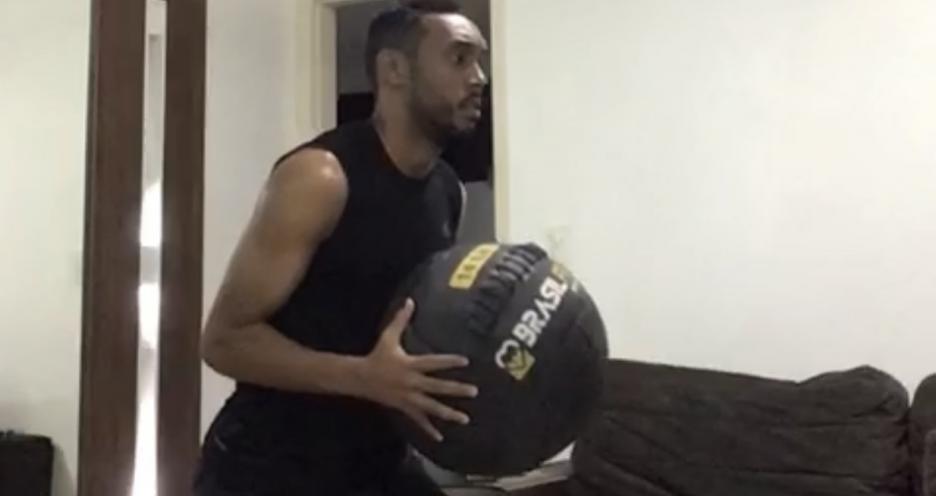 Volante do CRB prevê maratona de jogos e semestre intenso