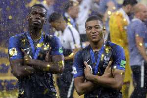 Medalha de campeão do Mundo de 2018 vai a leilão e é arrematada por R$ 426 mil