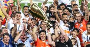 Em bate papo leve, Carille, Danilo e Sheik contam histórias do tri corintiano