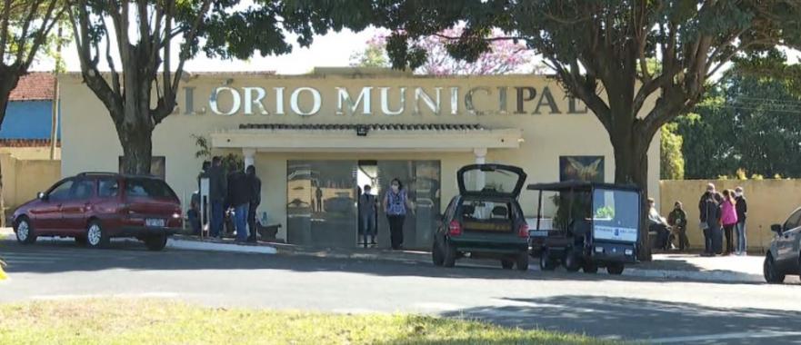 Em cerimônia restrita, ex-técnico da seleção é sepultado em Monte Azul Paulista