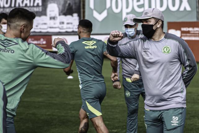 Com 100 dias na Chape, treinador analisa retorno aos treinos: “Muito satisfatório”