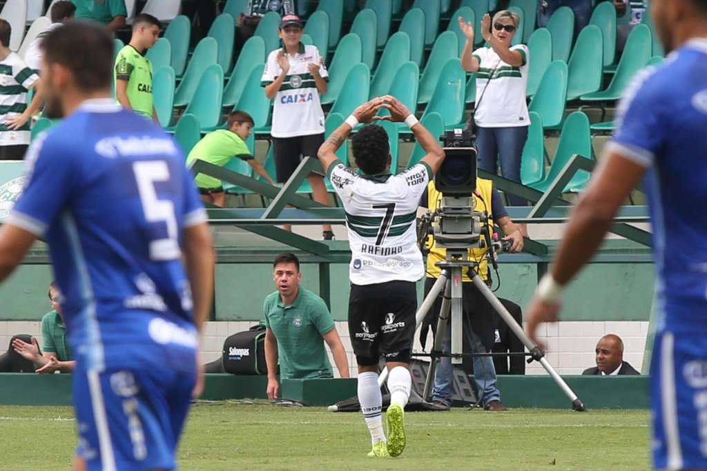 Campeonato Paranaense deve ser retomado na segunda metade de junho (Foto: Site Oficial Coritiba)