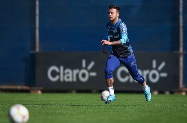 Jornal inglês vê volante do Grêmio como reforço ‘perfeito’ para time de Manchester