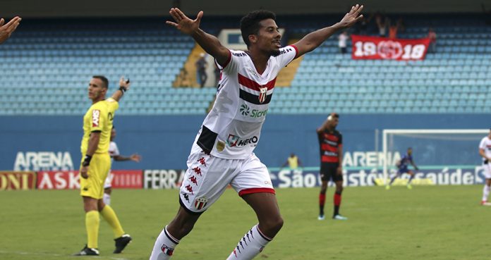 Após rescindir com Botafogo-SP, Willian Oliveira fica próximo de time da Série B