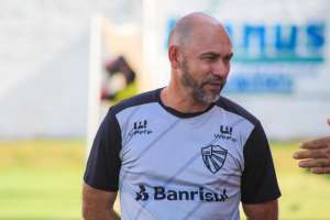 Em meio à pandemia, clube gaúcho renova com treinador até o fim do Brasileiro