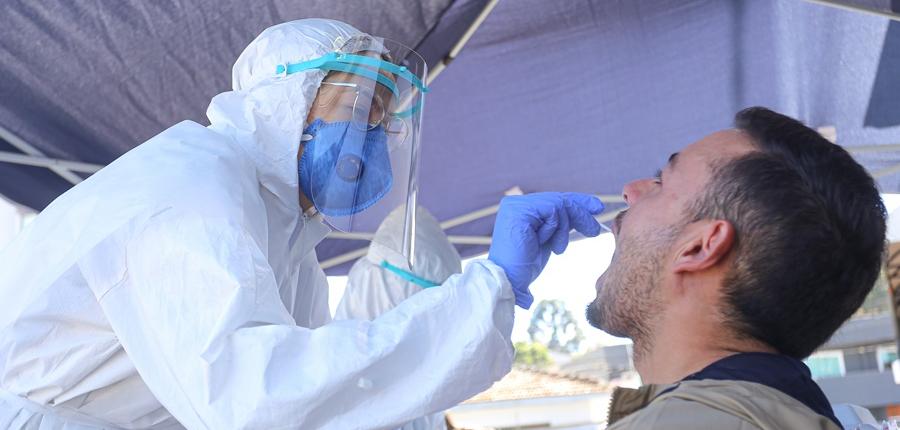 Time da Série B realiza testes de covid-19 em elenco, comissão e funcionários