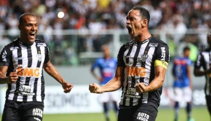 Após Santos, Athletico analisa contratação de atacante de rival do Brasileirão